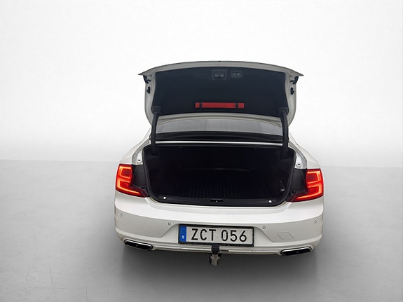 Volvo S90 28 of 29