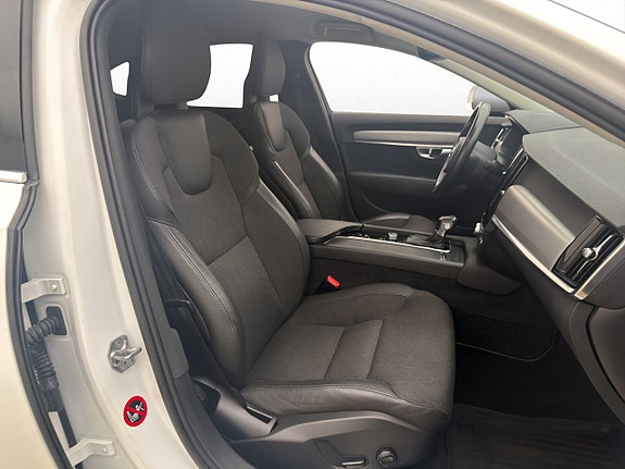 Volvo S90 11 of 29