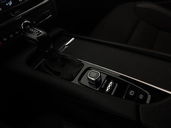 Volvo S90 24 of 29