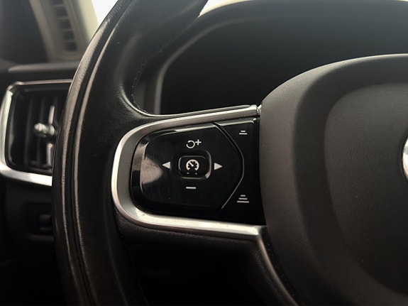 Volvo S90 16 of 29