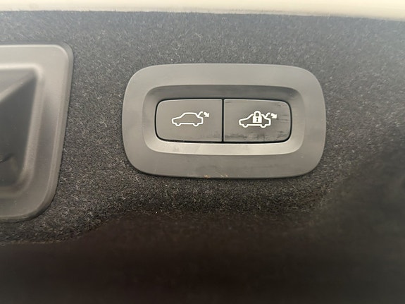 Volvo S90 27 of 29