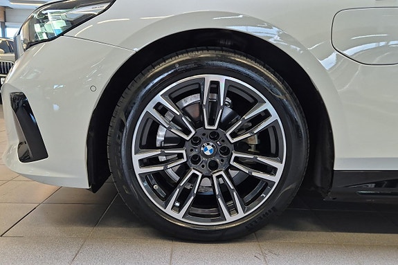 BMW 530e 9 of 20