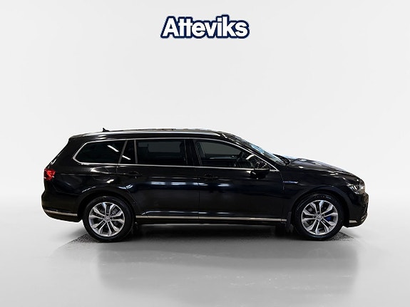Volkswagen Passat 2 of 15