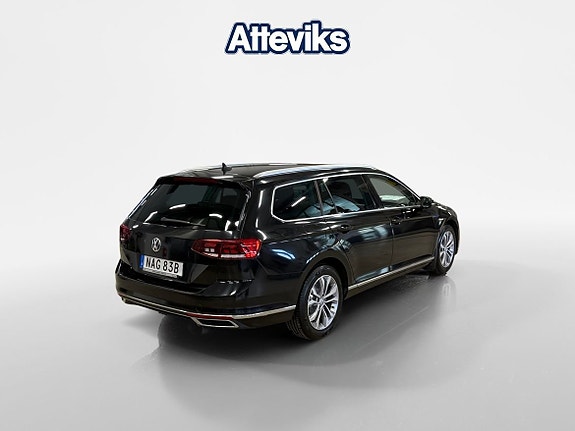 Volkswagen Passat 3 of 15