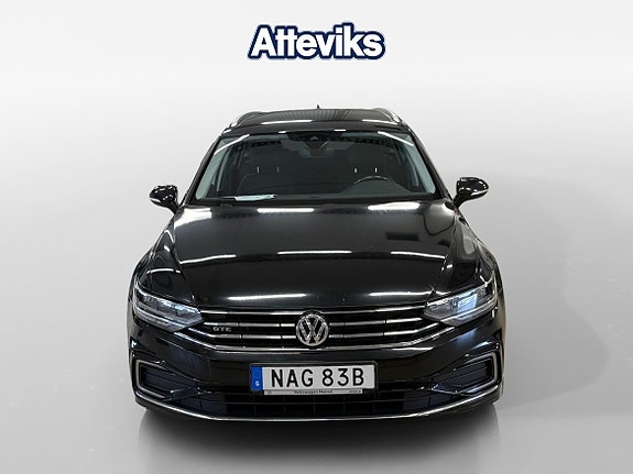 Volkswagen Passat 8 of 15