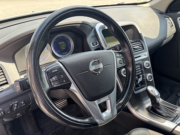 Volvo XC60 10 of 13