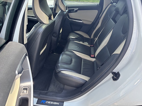 Volvo XC60 13 of 13