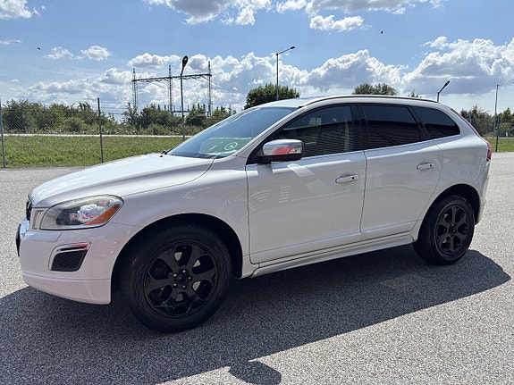 Volvo XC60 8 of 13