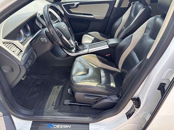 Volvo XC60 11 of 13