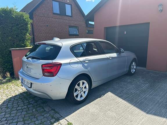 BMW 116i 3 of 5