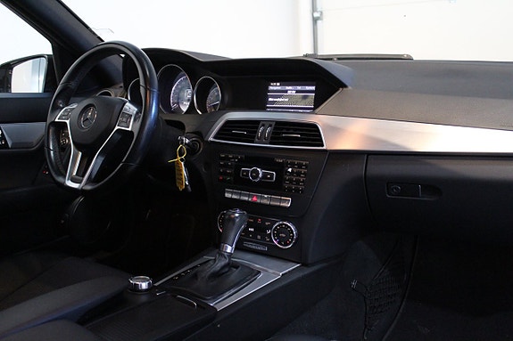 Mercedes-Benz C180 13 of 23