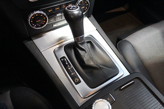Mercedes-Benz C180 20 of 23