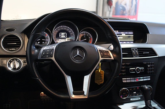 Mercedes-Benz C180 14 of 23