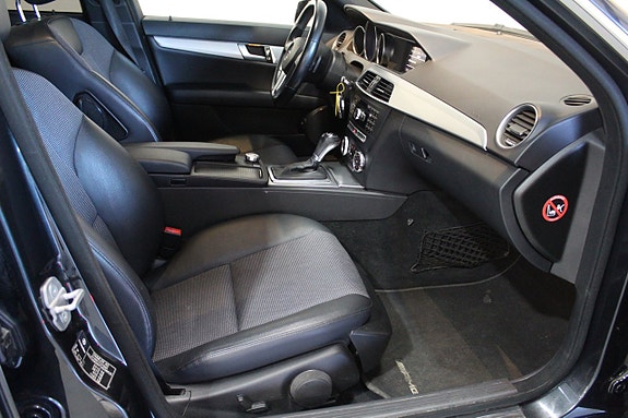 Mercedes-Benz C180 9 of 23