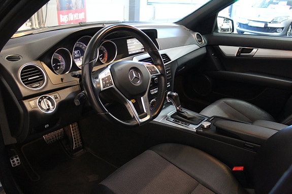 Mercedes-Benz C180 11 of 23