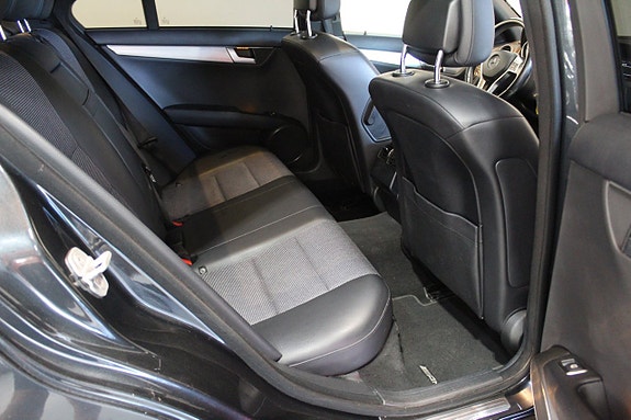Mercedes-Benz C180 10 of 23
