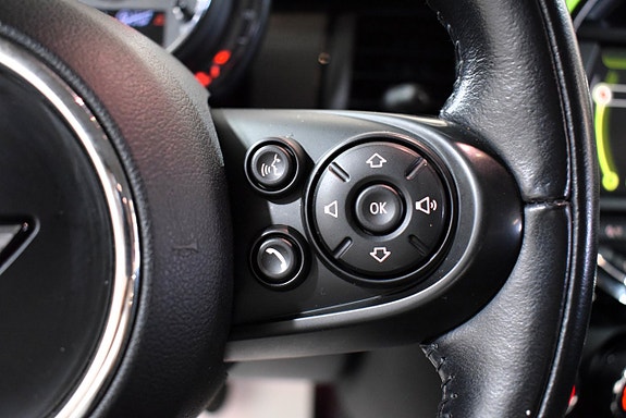 MINI Cooper 16 of 24