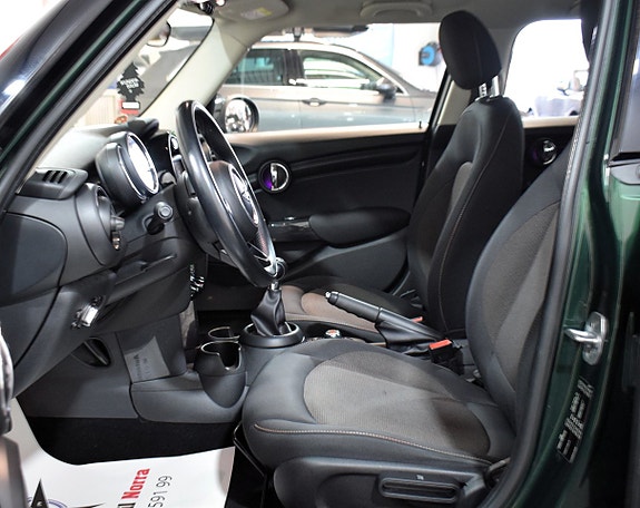 MINI Cooper 7 of 24