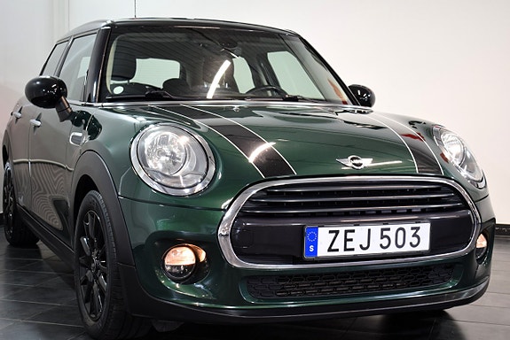 MINI Cooper 2 of 5
