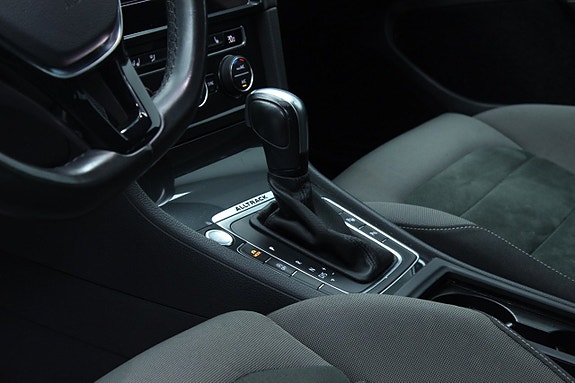 Volkswagen Golf Alltrack 17 of 26