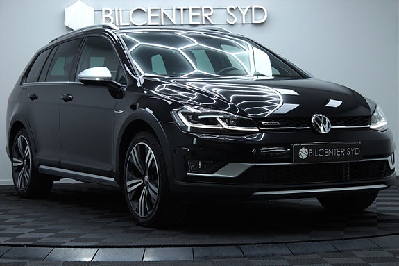 Volkswagen Golf Alltrack 10 of 26