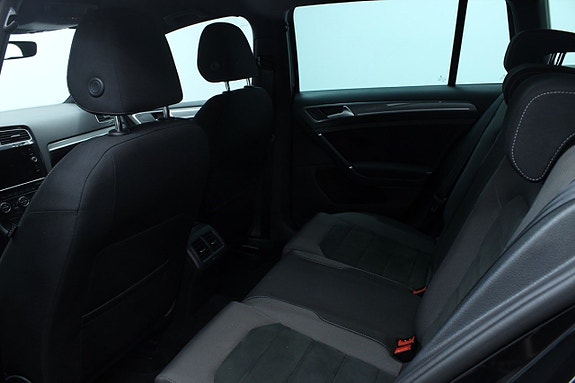 Volkswagen Golf Alltrack 25 of 26