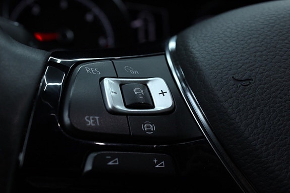 Volkswagen Golf Alltrack 23 of 26