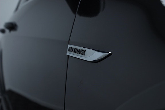 Volkswagen Golf Alltrack 8 of 26