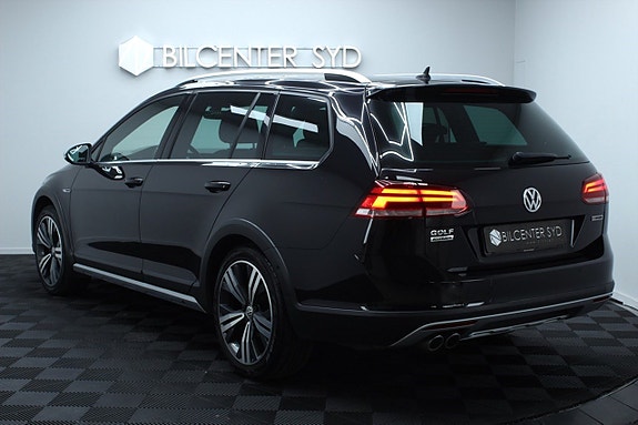 Volkswagen Golf Alltrack 13 of 26