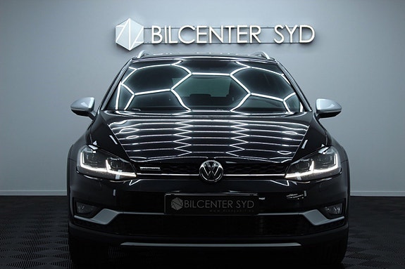 Volkswagen Golf Alltrack 4 of 5