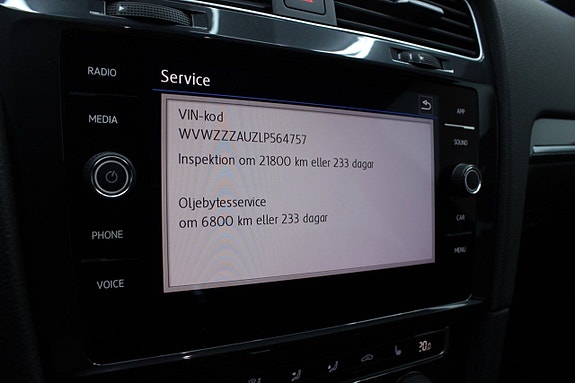 Volkswagen Golf Alltrack 22 of 26