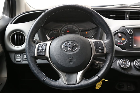 Toyota Yaris 14 of 24