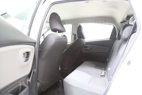 Toyota Yaris 22 of 24