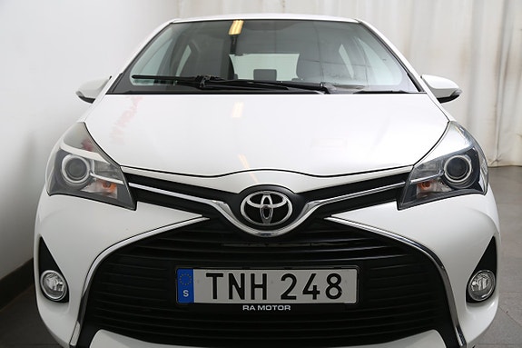 Toyota Yaris 5 of 24