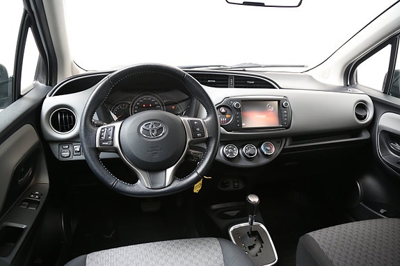 Toyota Yaris 12 of 24