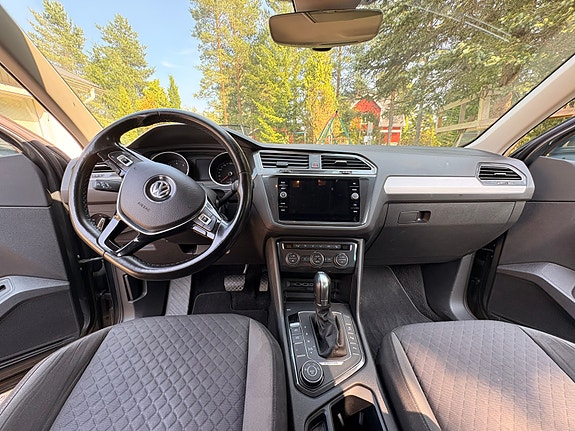 Volkswagen Tiguan 4 of 6