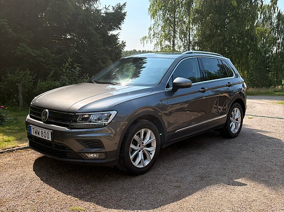 Volkswagen Tiguan 3 of 6