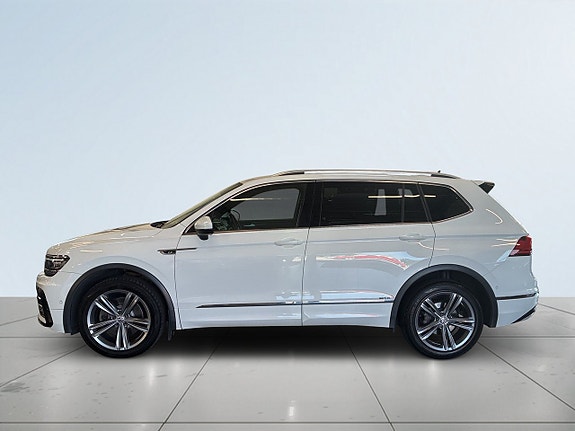 Volkswagen Tiguan Allspace 4 of 5