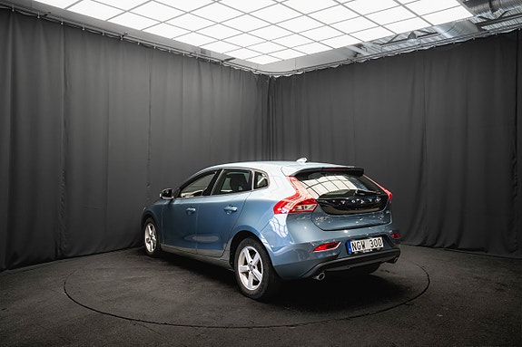 Volvo V40 8 of 19