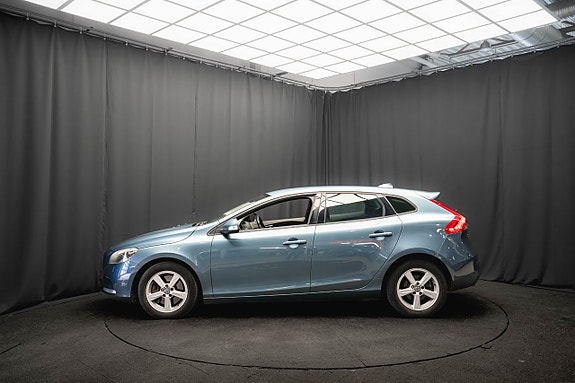 Volvo V40 9 of 19