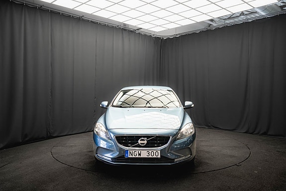 Volvo V40 3 of 5
