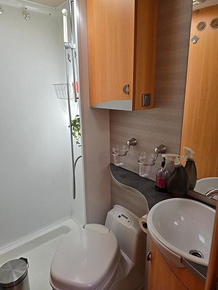 Pilote G-680 Reference *Fransk bädd *Taksäng *Solceller 27 of 30