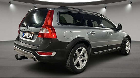 Volvo XC70 2 of 5