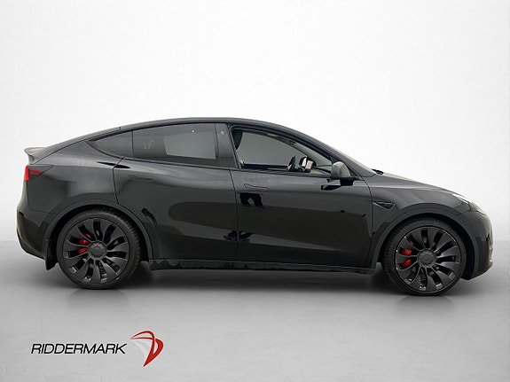 Tesla Model Y 8 of 30