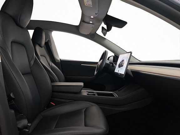 Tesla Model Y 11 of 30