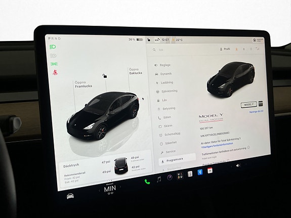 Tesla Model Y 26 of 30