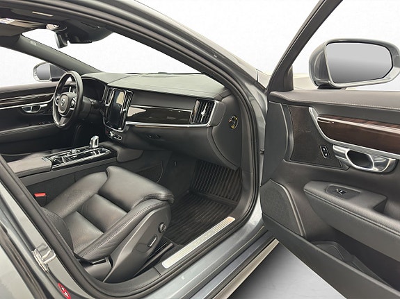 Volvo V90 24 of 30