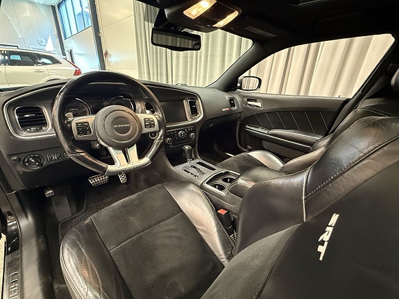 Dodge Charger 9 of 15
