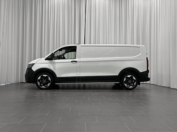 Volkswagen Transporter 2 of 13