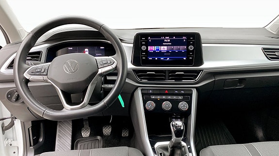 Volkswagen T-Roc 10 of 12